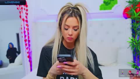 Arianna online show from February 2025 07:59:02 PM