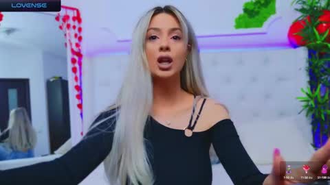 Arianna online show from February 2025 01:40:02 PM