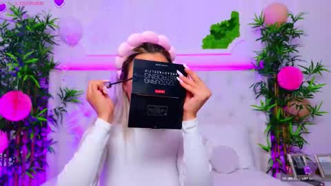 Arianna online show from September 2025 12:18:02 PM