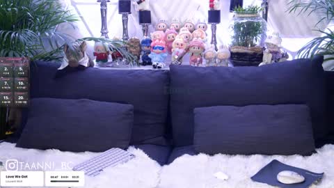 Snapshot of taanni_bc chatting on October 2025 06:16:02 PM TAANNI online show from October 2025 06:16:02 PM