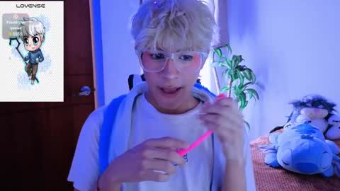 Snapshot of taichi_bluy chatting on November 2025 07:58:01 PM taichi online show from November 2025 07:58:01 PM