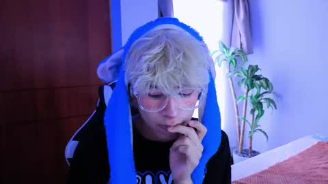 Snapshot of taichi_bluy chatting on November 2025 06:15:01 PM taichi online show from November 2025 06:15:01 PM