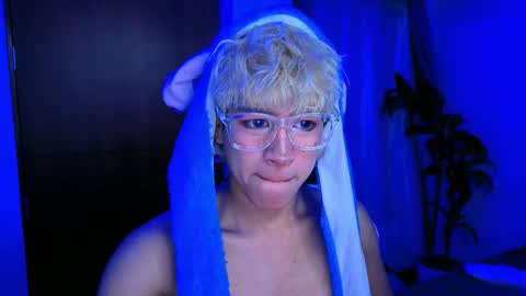 Snapshot of taichi_bluy chatting on November 2025 07:13:02 AM taichi online show from November 2025 07:13:02 AM