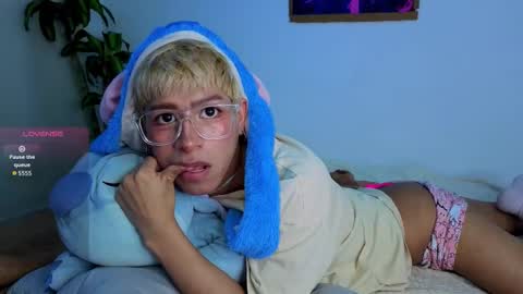 Snapshot of taichi_bluy chatting on December 2025 04:06:01 AM taichi online show from December 2025 04:06:01 AM