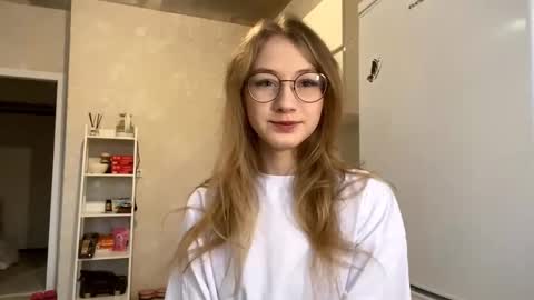 Snapshot of tainastoa chatting on December 2025 08:08:02 AM Tessa online show from December 2025 08:08:02 AM