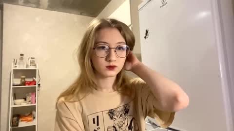 Snapshot of tainastoa chatting on December 2025 03:09:02 PM Tessa online show from December 2025 03:09:02 PM