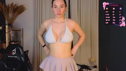 Lizzy online show from November 2025 05:13:01 PM