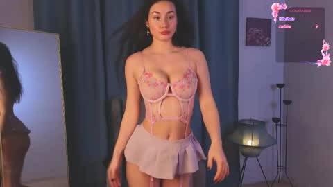 Lizzy online show from November 2025 04:40:01 PM