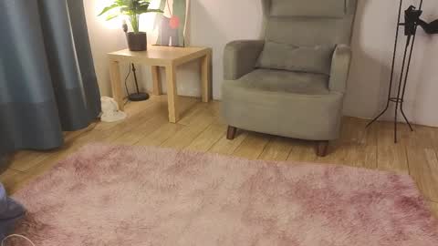 Lizzy online show from April 2026 06:19:01 AM