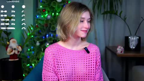 Snapshot of taitehambelton chatting on December 2024 01:36:02 AM Mia online show from December 2024 01:36:02 AM