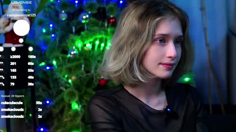 Snapshot of taitehambelton chatting on December 2024 04:50:02 AM Mia online show from December 2024 04:50:02 AM