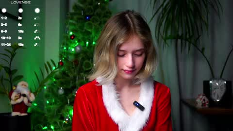 Snapshot of taitehambelton chatting on December 2024 01:42:01 AM Mia online show from December 2024 01:42:01 AM