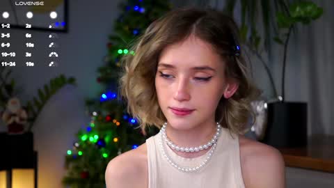 Snapshot of taitehambelton chatting on December 2024 01:17:02 PM Mia online show from December 2024 01:17:02 PM