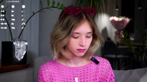 Snapshot of taitehambelton chatting on January 2025 01:42:02 AM Mia online show from January 2025 01:42:02 AM