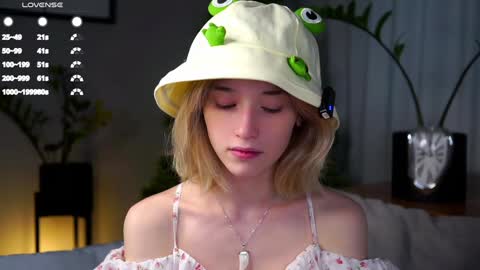 Snapshot of taitehambelton chatting on January 2025 06:11:01 AM Mia online show from January 2025 06:11:01 AM