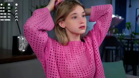 Snapshot of taitehambelton chatting on February 2025 01:44:01 AM Mia online show from February 2025 01:44:01 AM