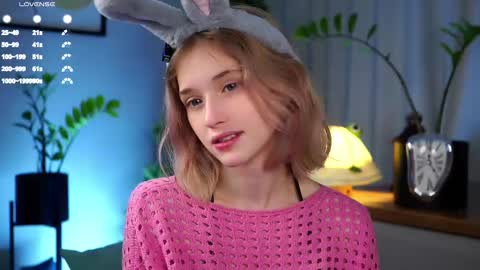 Snapshot of taitehambelton chatting on February 2025 02:16:02 AM Mia online show from February 2025 02:16:02 AM