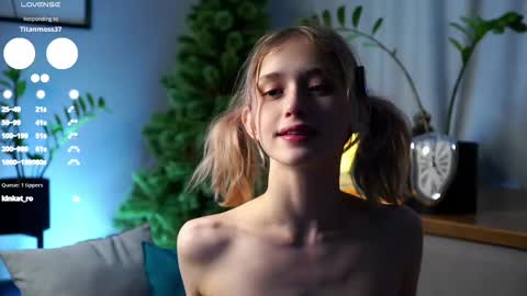 Snapshot of taitehambelton chatting on February 2025 08:27:02 AM Mia online show from February 2025 08:27:02 AM