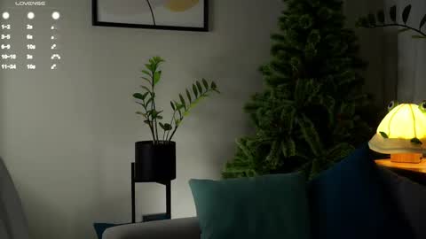 Snapshot of taitehambelton chatting on February 2025 01:46:02 AM Mia online show from February 2025 01:46:02 AM