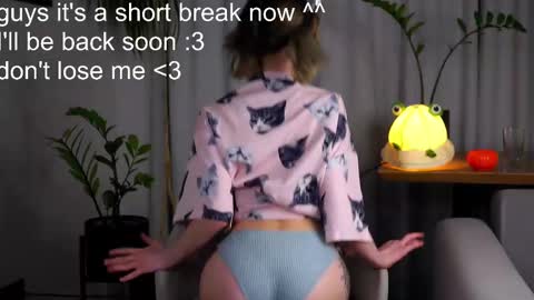 Snapshot of taitehambelton chatting on February 2025 04:03:02 AM Mia online show from February 2025 04:03:02 AM