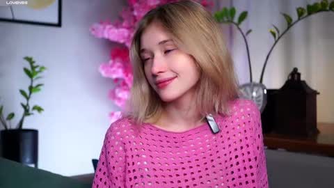 Snapshot of taitehambelton chatting on March 2025 01:26:01 AM Mia online show from March 2025 01:26:01 AM