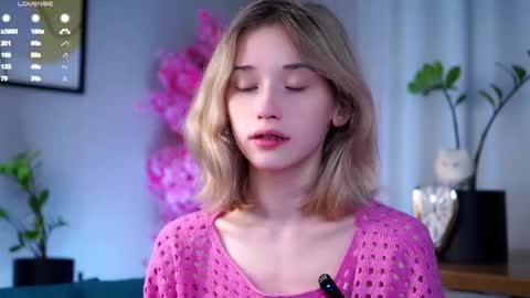 Snapshot of taitehambelton chatting on March 2025 01:28:01 AM Mia online show from March 2025 01:28:01 AM