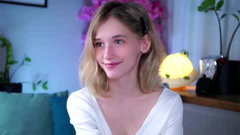 Snapshot of taitehambelton chatting on March 2025 04:54:02 AM Mia online show from March 2025 04:54:02 AM