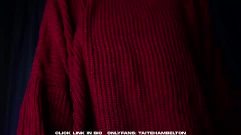 Snapshot of taitehambelton chatting on September 2025 01:27:01 AM Mia online show from September 2025 01:27:01 AM