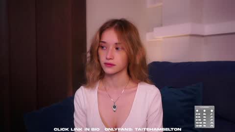 Snapshot of taitehambelton chatting on September 2025 02:06:01 AM Mia online show from September 2025 02:06:01 AM