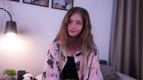 Snapshot of taitehambelton chatting on October 2025 02:03:02 AM Mia online show from October 2025 02:03:02 AM