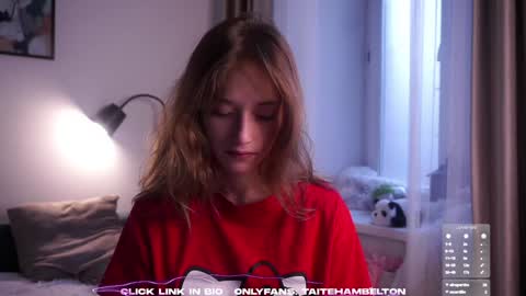 Snapshot of taitehambelton chatting on October 2025 01:46:02 AM Mia online show from October 2025 01:46:02 AM