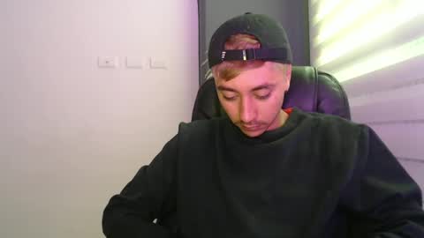 talhi_ online show from January 2025 03:34:02 PM