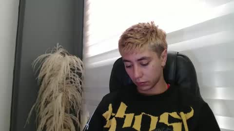 talhi_ online show from February 2025 06:45:01 PM