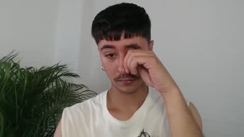 talhi_ online show from October 2025 04:53:02 PM