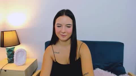 Snapshot of taliasensitive chatting on November 2025 06:53:02 PM taliasensitive online show from November 2025 06:53:02 PM