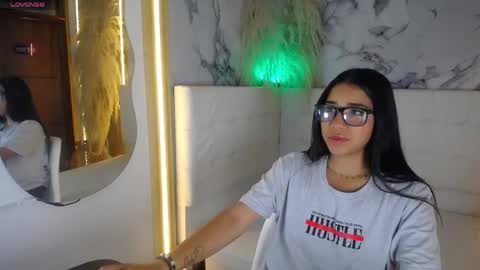 Snapshot of taliasweett chatting on April 2026 01:26:01 PM taliasweett online show from April 2026 01:26:01 PM