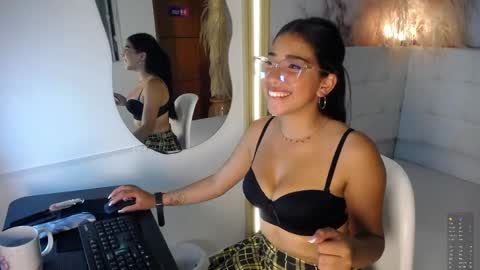 Snapshot of taliasweett chatting on May 2026 07:52:02 PM taliasweett online show from May 2026 07:52:02 PM