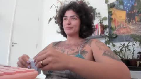 Snapshot of talimajid chatting on November 2025 09:42:02 PM Tali Majid online show from November 2025 09:42:02 PM