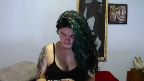 Snapshot of tamara_reyna chatting on April 2026 08:15:01 PM Tammy Modelo independiente YEAH online show from April 2026 08:15:01 PM