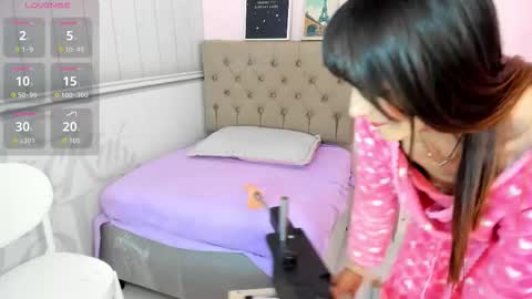 Tania  online show from September 2025 03:02:01 PM