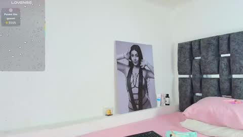 Tania online show from November 2025 12:04:01 PM