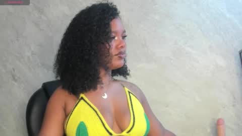 Snapshot of tanisha__lux chatting on December 2025 01:38:02 PM Tanisha online show from December 2025 01:38:02 PM