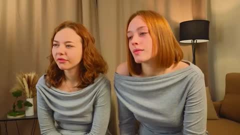 Snapshot of tanishamunshi chatting on November 2025 04:23:02 AM Angela and Victoria online show from November 2025 04:23:02 AM