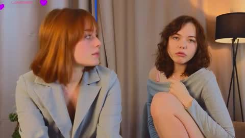 Snapshot of tanishamunshi chatting on December 2025 04:07:02 AM Angela and Victoria online show from December 2025 04:07:02 AM