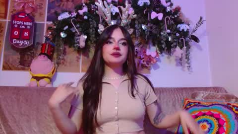 Snapshot of tara_hs chatting on December 2025 12:17:02 AM online show from December 2025 12:17:02 AM