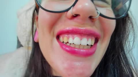 Snapshot of tara_joi chatting on February 2026 01:20:01 PM Tara online show from February 2026 01:20:01 PM