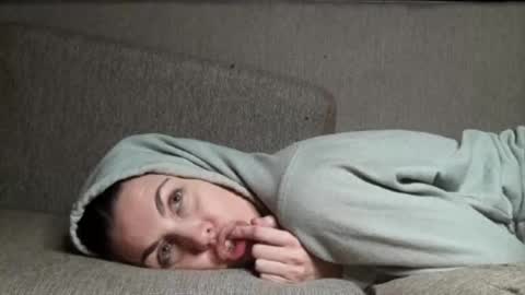 Snapshot of tarian_xxx chatting on December 2024 09:56:01 AM T J online show from December 2024 09:56:01 AM