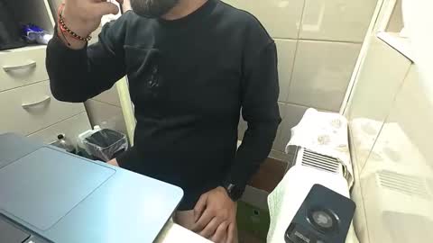 tarkan198 online show from January 2026 05:48:01 PM