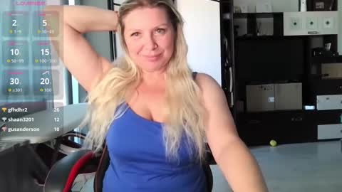 Snapshot of tasha__moon chatting on October 2025 10:24:01 AM Tasha Moon online show from October 2025 10:24:01 AM