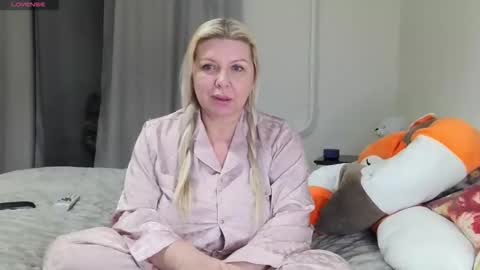 Snapshot of tasha__moon chatting on December 2025 08:02:02 PM Tasha Moon online show from December 2025 08:02:02 PM